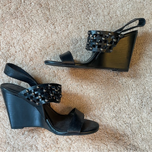 Simply Vera Strap Wedge Sandals Size 9 - Picture 5 of 5